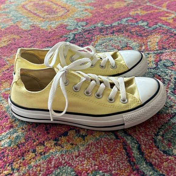 Converse | Unisex Light Yellow Low-Top Lace Up Classic All Star Sneakers, M5 W8 - Picture 5 of 16